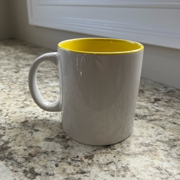 🔆NWT “I Run on Caffeine, Coffee & Curse Words” Mug - Picture 2 of 4